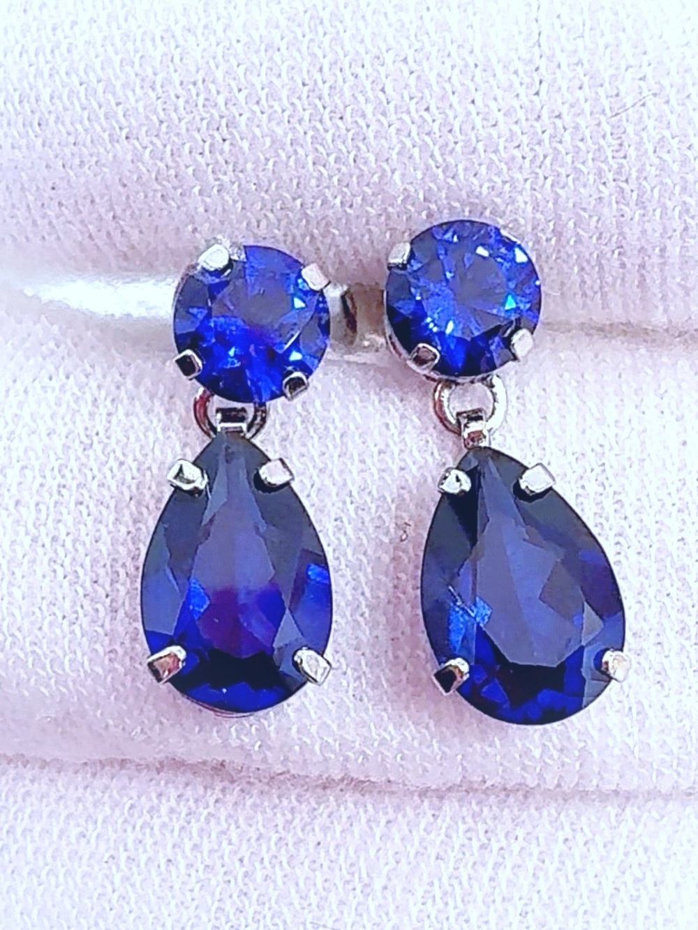 10k White Gold Blue Diamond / Sapphire Earrings!
